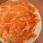 Обрезь лосося,  куски лосося,  тушки лосося и другие морепродукты