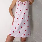 Жіноча нічна сорочка на тонкій бретелі 