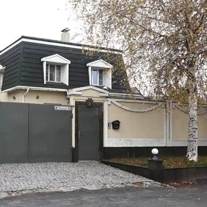 Продается уютный дом в центре Днепра 