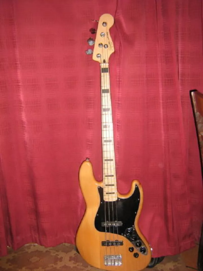 Продам бас-гитару Squier Vintage Modified Jazz Bass® '70s