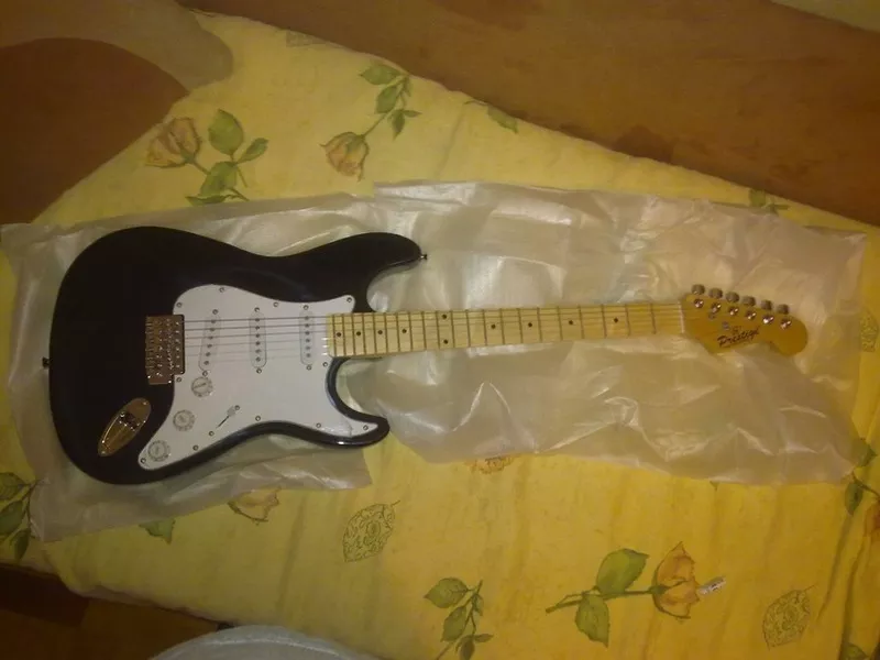 Продам Fender Stratocaster