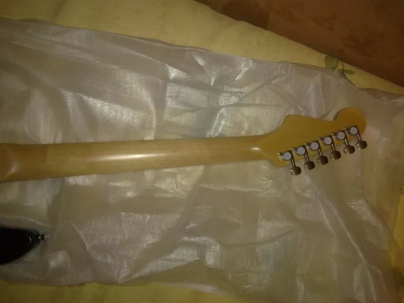 Продам Fender Stratocaster 2