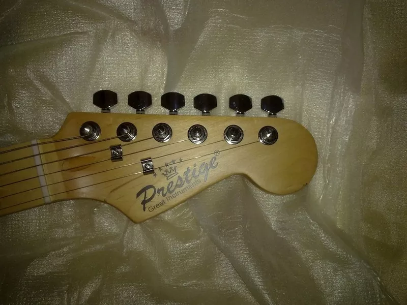 Продам Fender Stratocaster 4