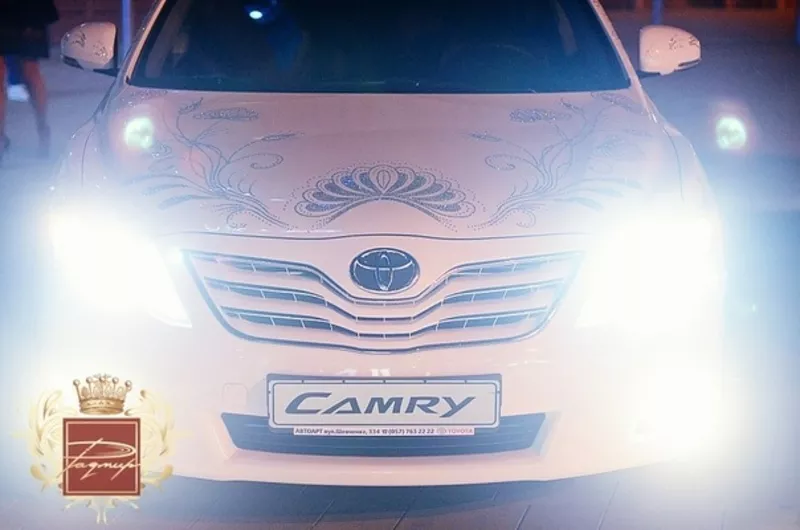 Toyota Camry инкрустированная камнями Swarovski авто на свадьбу 5
