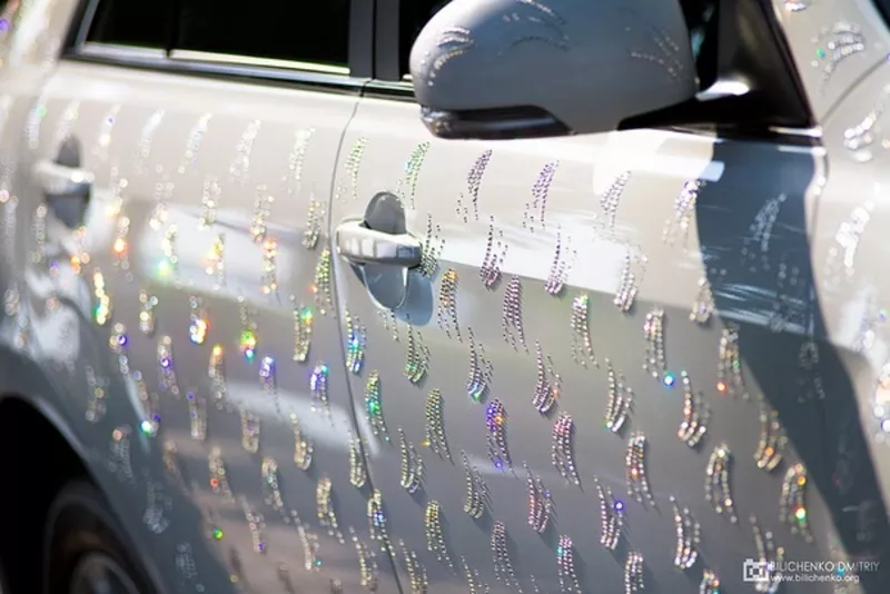 Toyota Camry инкрустированная камнями Swarovski авто на свадьбу 6