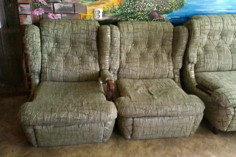 продам диван и 2 кресла б/у