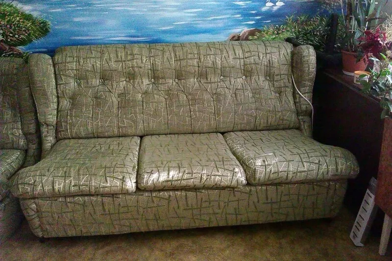 продам диван и 2 кресла б/у 2