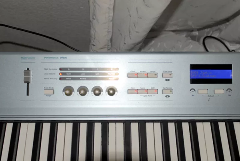 цифровое пианино Kurzweil SP3X с рояльными клавишами 3