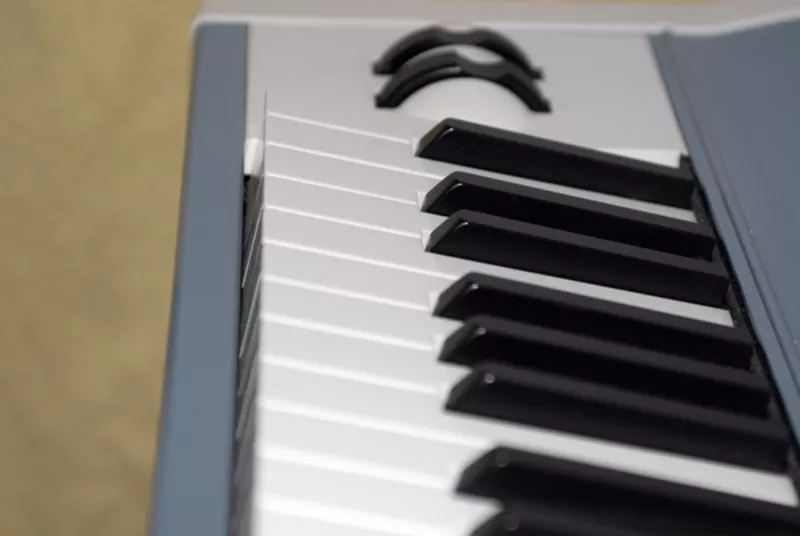 цифровое пианино Kurzweil SP3X с рояльными клавишами 5