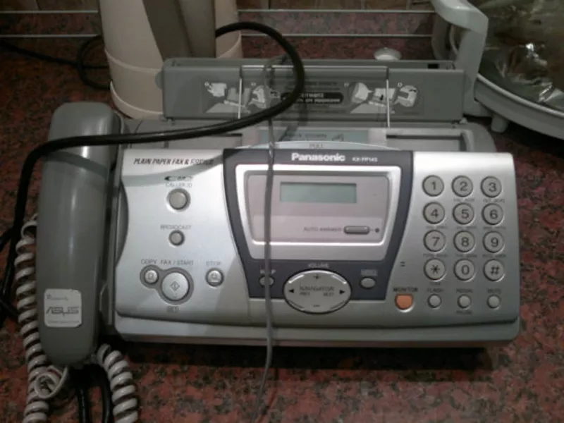 Продам телефон факс Panasonik kx-fp 143
