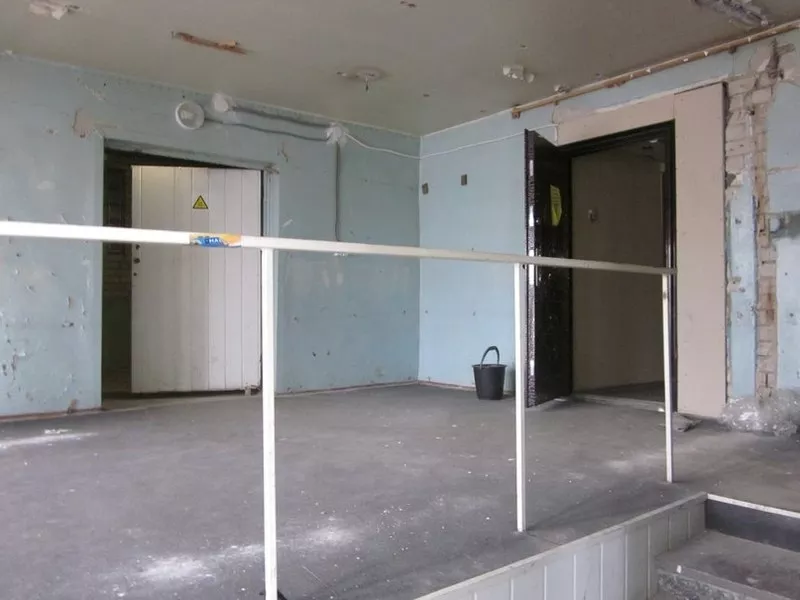 Продам Выстовочный зал с офисными помещенииями по ул. Малиновского  3