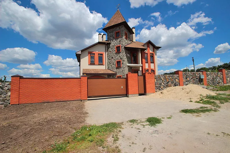 Продам дом 360 м2 в Днепропетровске,  Новоалександровка.