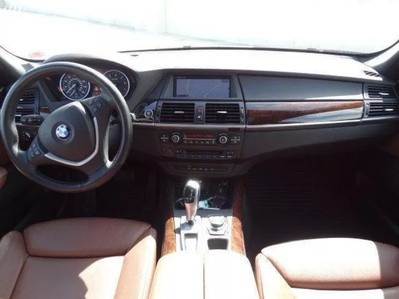 BMW X5 2011 белого цвета,  полный вариант,  движимый леди;  5