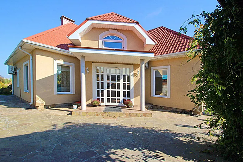 Продам дом 200 м2 в Днепропетровске,  Братское.