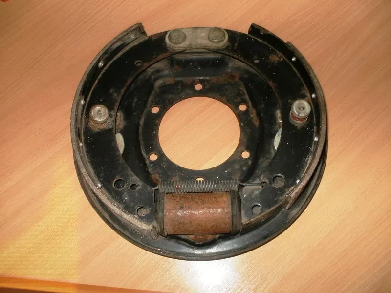 Тормоз  УАЗ задний  барабанного типа. 2