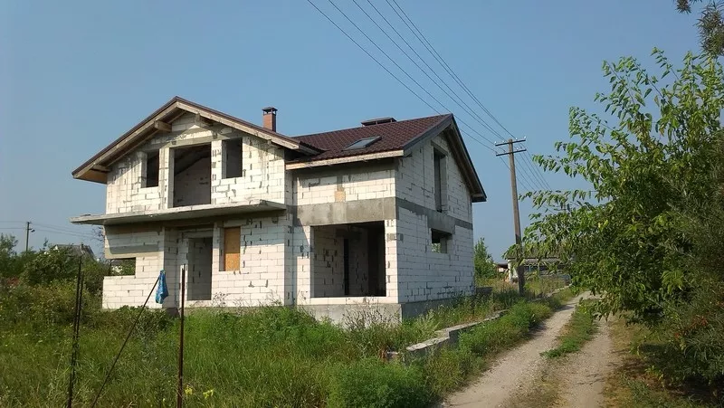 Продам недостроенный дом с участком 8, 5 сот. в дач.к. с. Партизанское 4