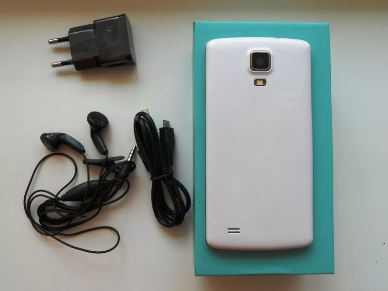 Смартфон Sony Xperia White (2sim,  экран 4, 5дюйма,  Android 4.2.2, GPS) 2