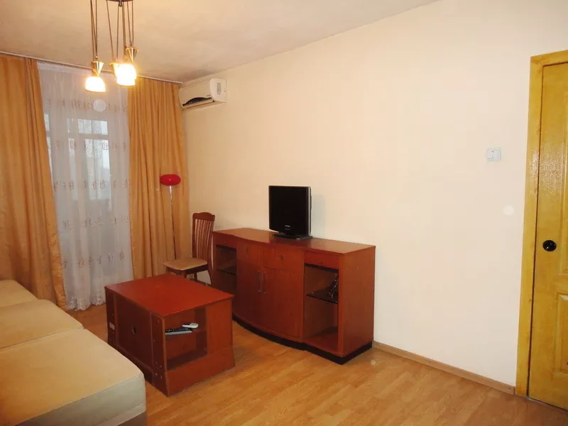 Продам 1 комнатную квартиру с ремонтом на ж/м Тополь-1 3