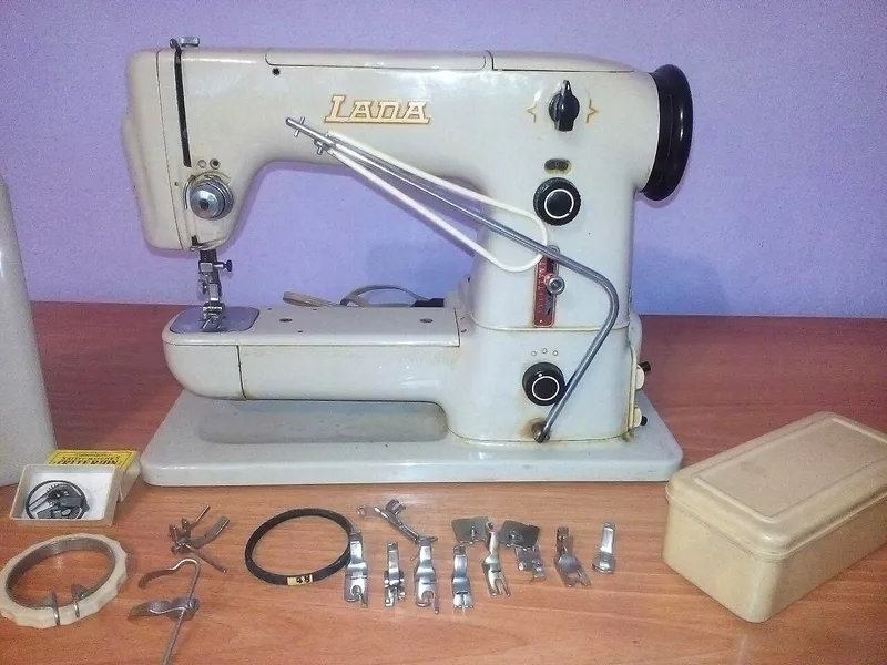 Швейная машинка Lada T132 2