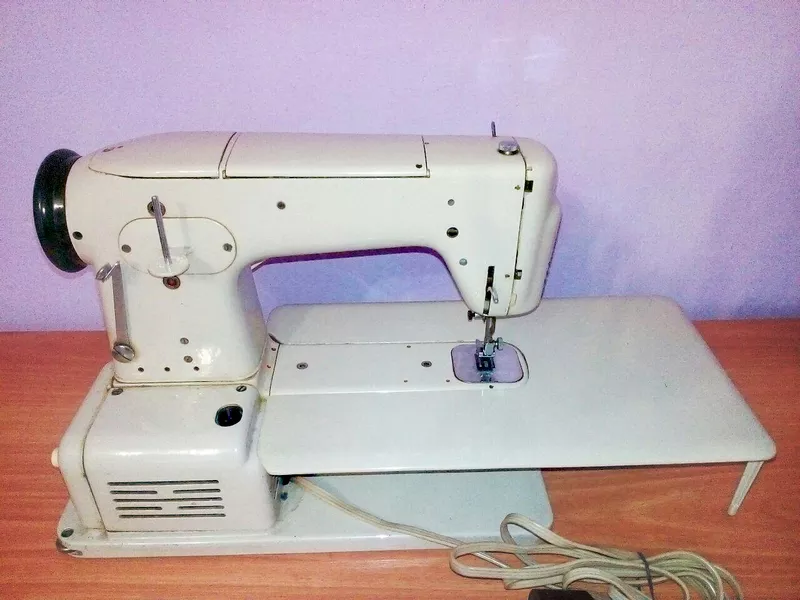 Швейная машинка Lada T132 3