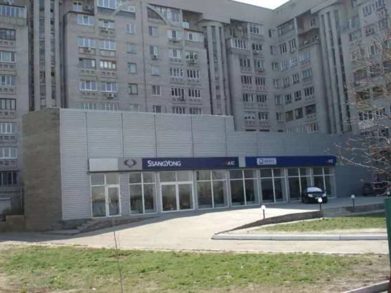 Продам здание автосалона в Днепропетровске,  ул. Шолохова. 3