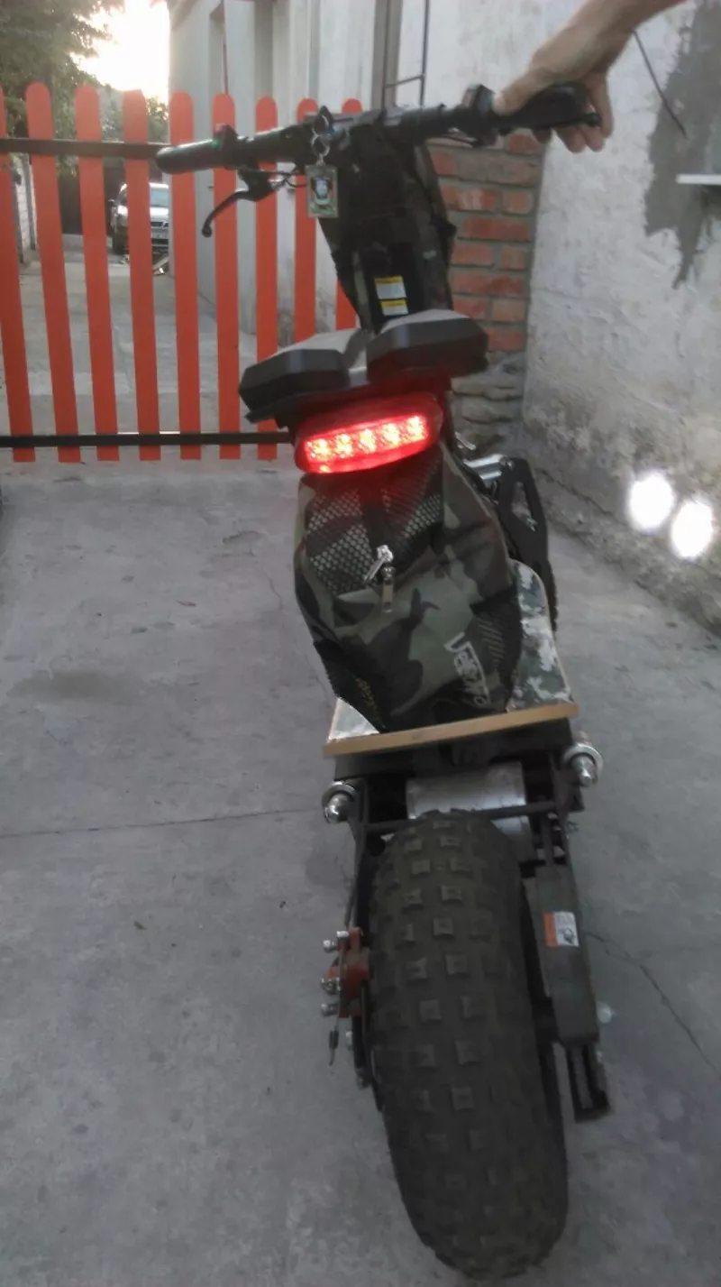 Продам электро самокат(скутер) в отличном состоянии. velocifero army 1 5