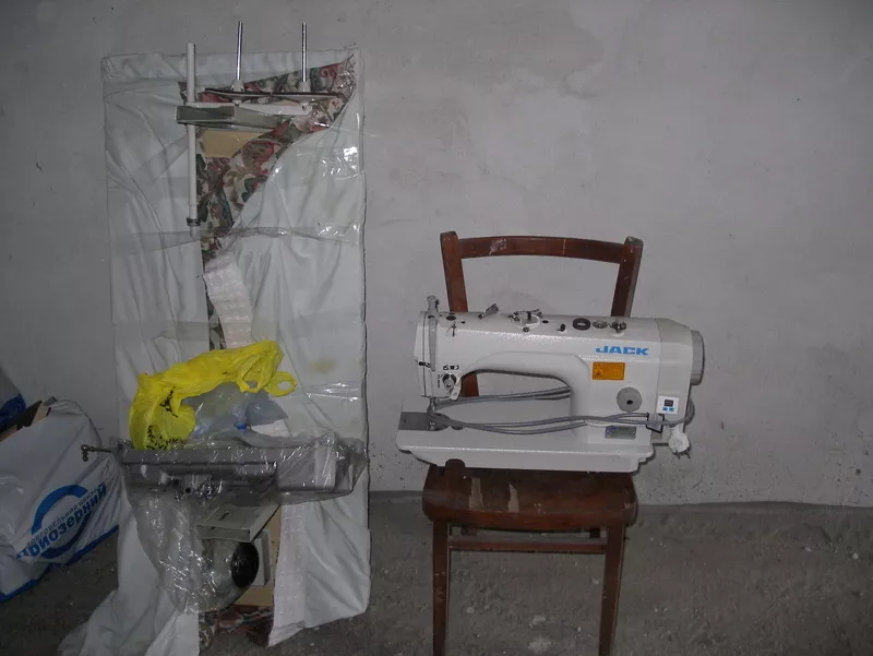 Jack  JK-9100BP Швейная машина  со столом и сервоприводом. 3