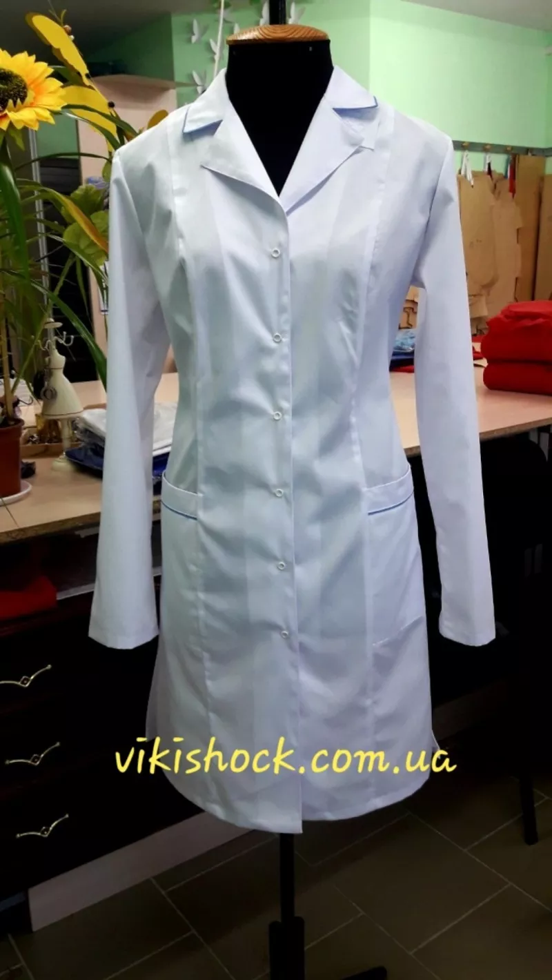 Медицинские (хирургические) белые и цветные халаты 