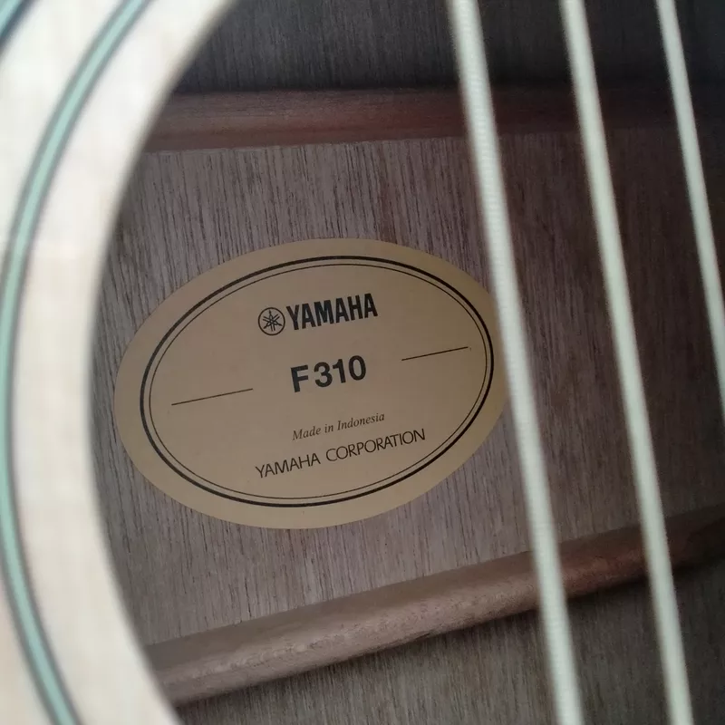 Акустическая гитара YAMAHA F310   чехол   тюнер   2 медиатора 4