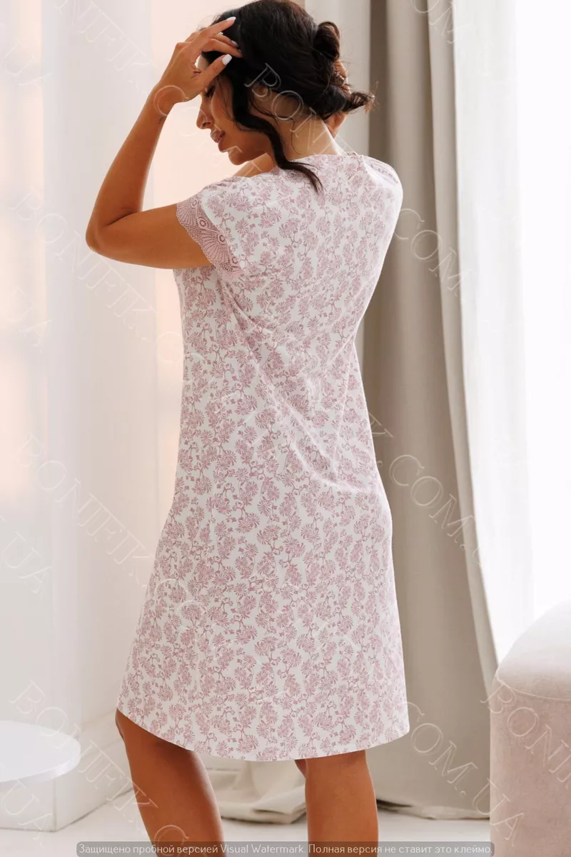 Нічнушка біла з квітковим принтом 