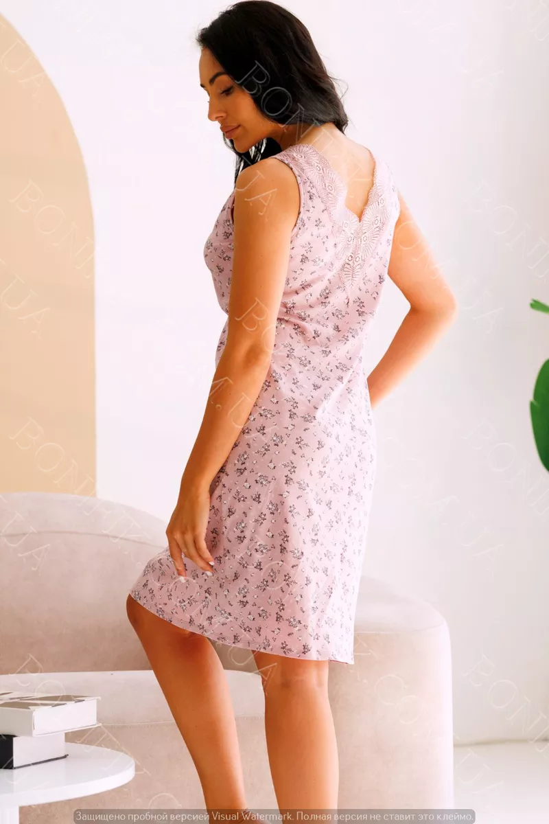 Нічна сорочка з мереживом і квітковим принтом 