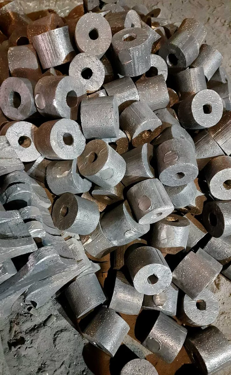 Сталеві та чавунні деталі методом лиття лгм і хтс 5