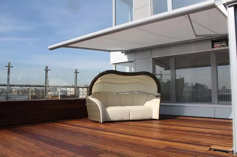 Маркізи,  перголи,  вуличні парасольки,  скління,  воротні системи