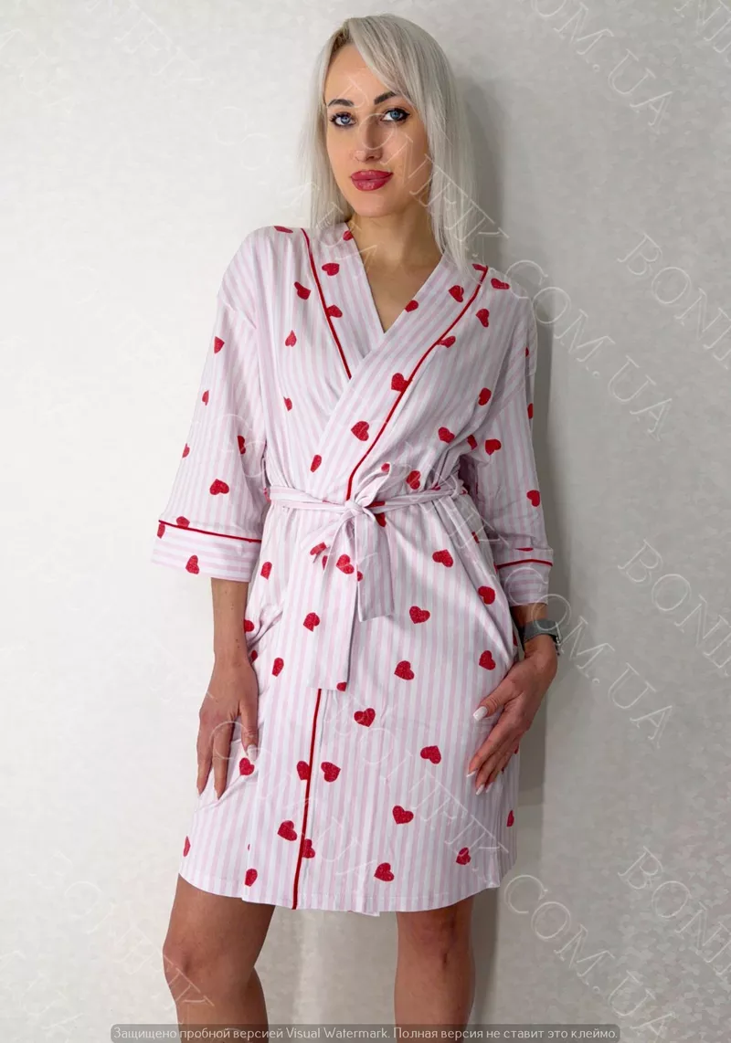 Жіночий халат на поясі з малюнком 