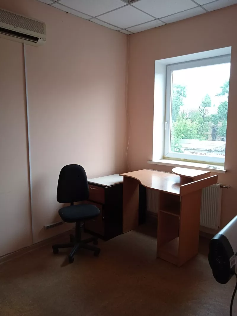 Здається в оренду офісні приміщення 15-100 кв. м.,  Кривий Ріг,  р-н Авт 10