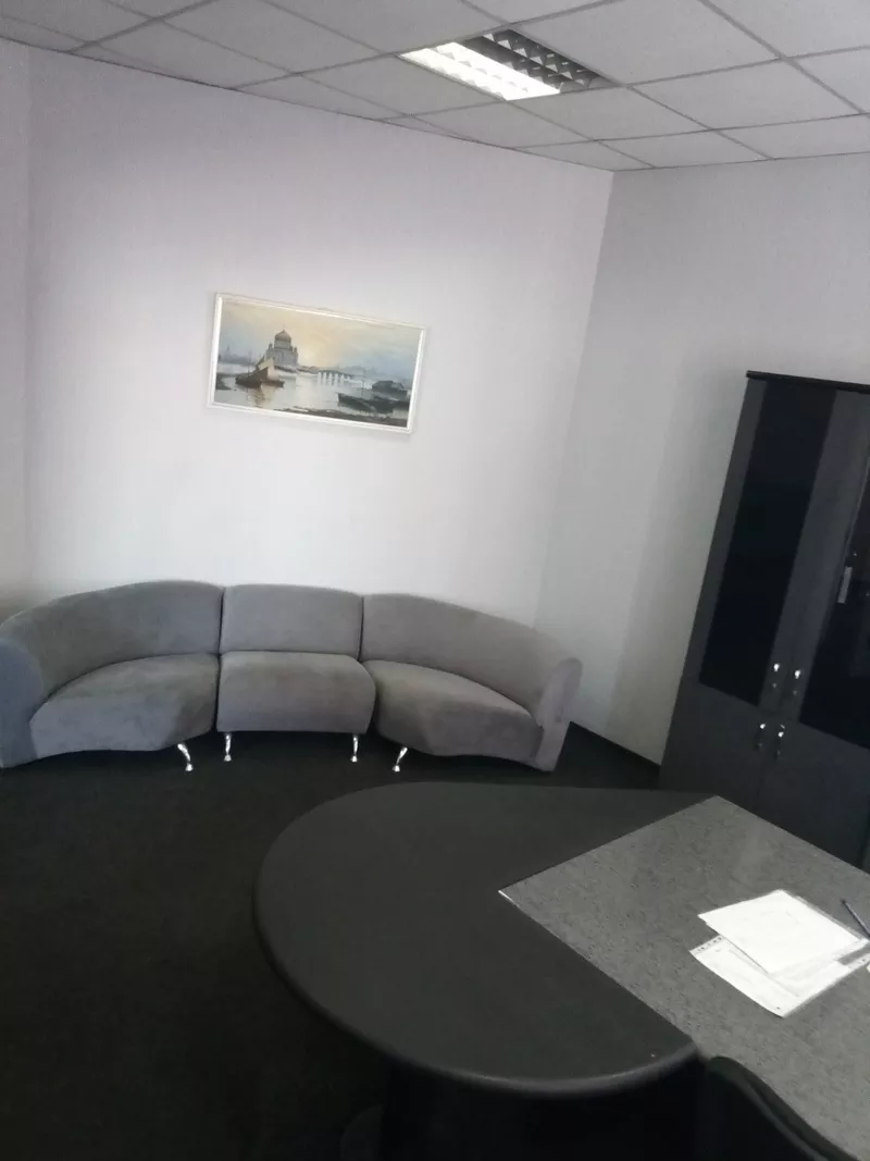 Здається в оренду офісні приміщення 15-100 кв. м.,  Кривий Ріг,  р-н Авт