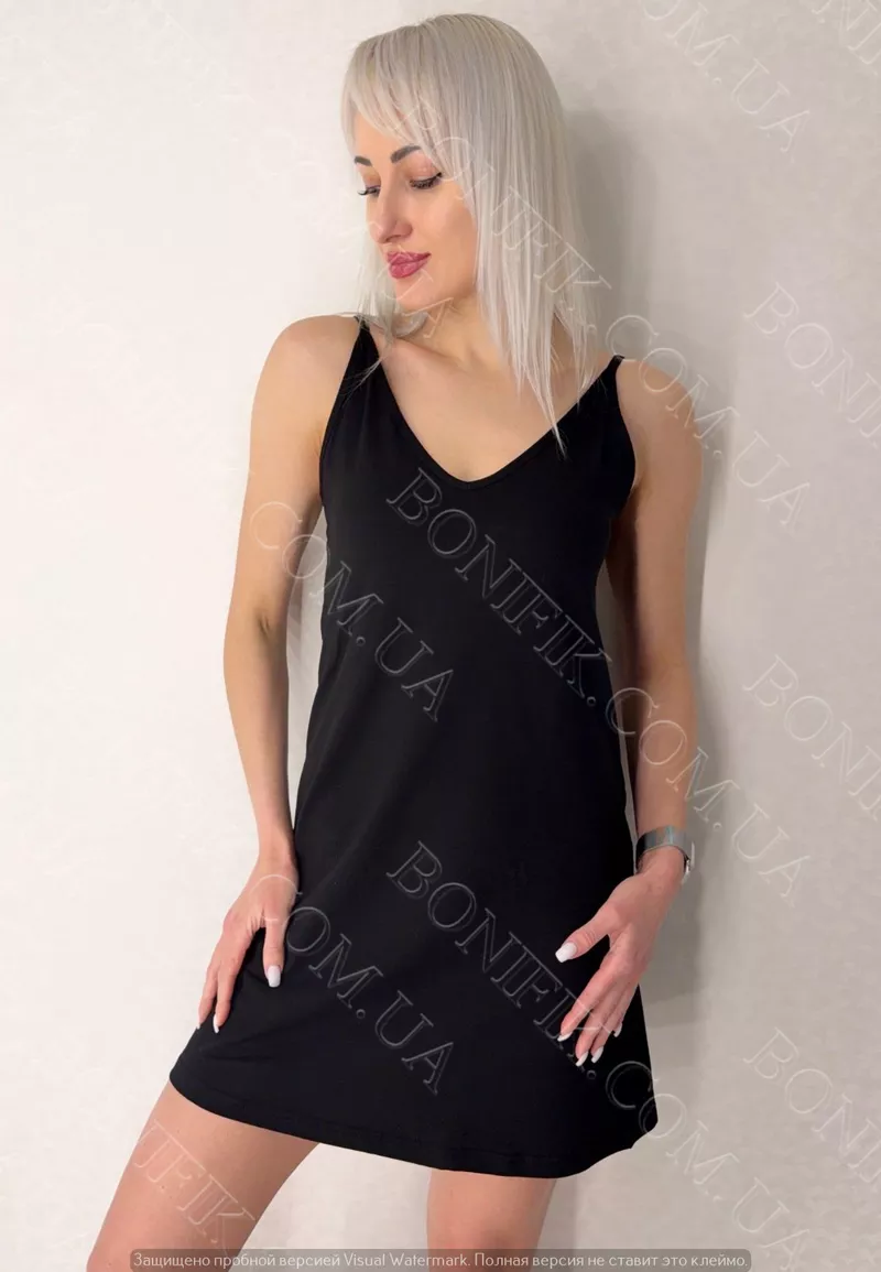 Жіноча нічна сорочка на тонкій бретелі 