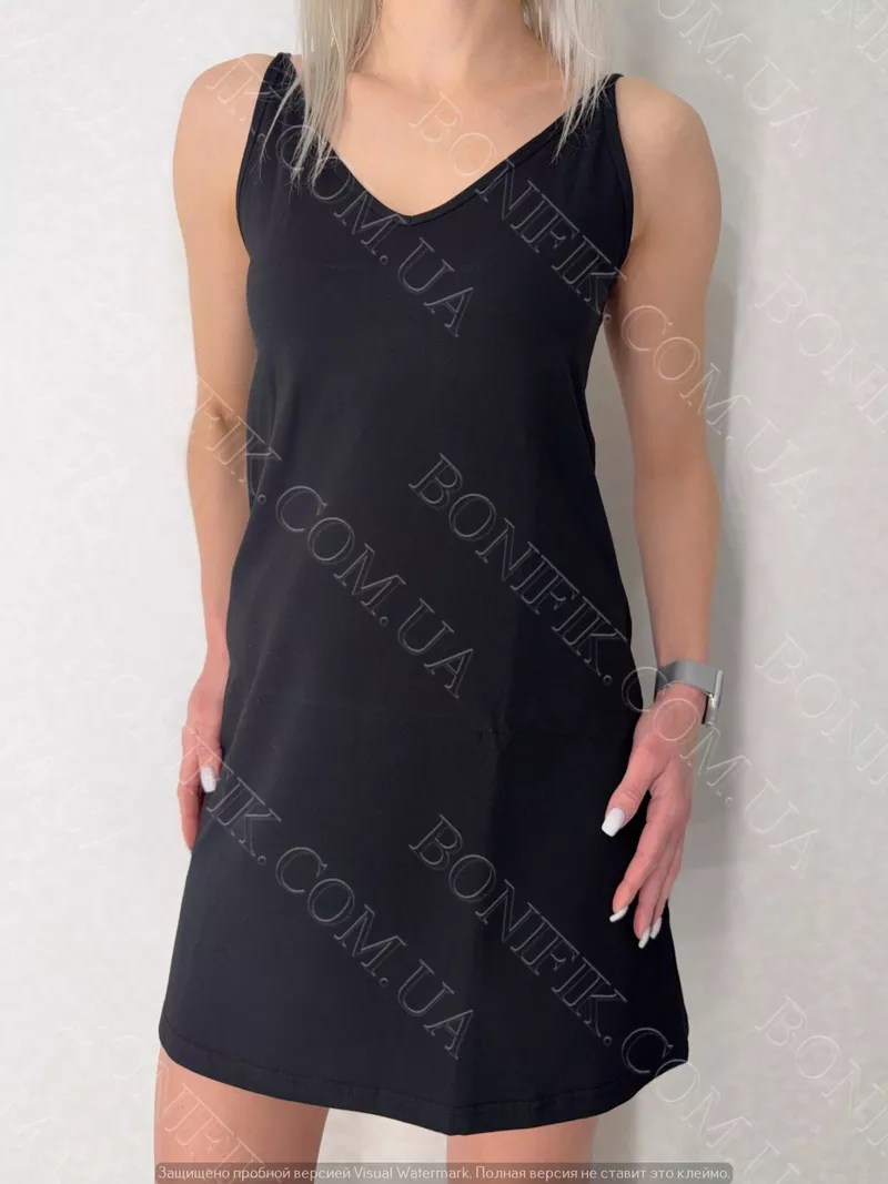 Жіноча нічна сорочка на тонкій бретелі 