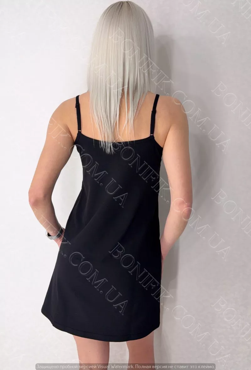 Жіноча нічна сорочка на тонкій бретелі 