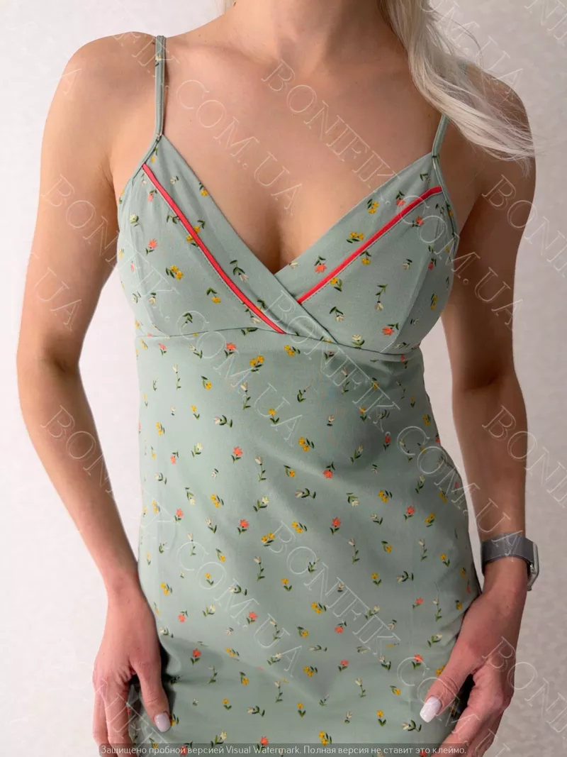 Нічна сорочка на тонких бретелях 