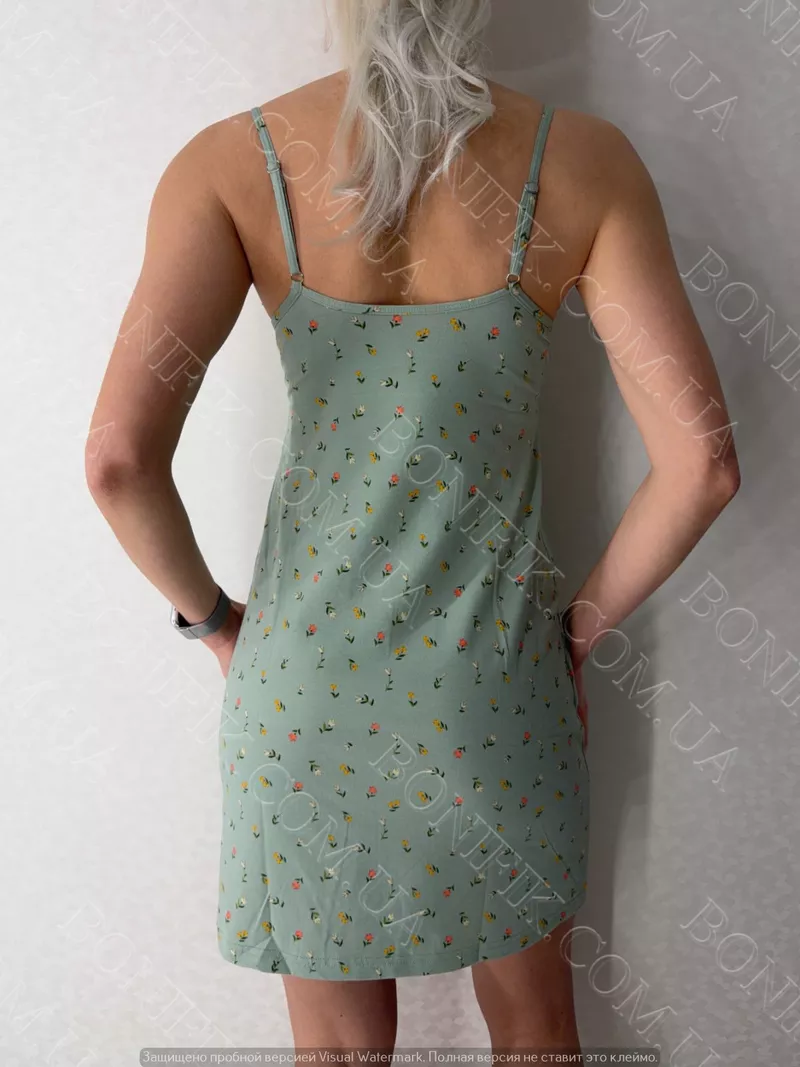 Нічна сорочка на тонких бретелях 