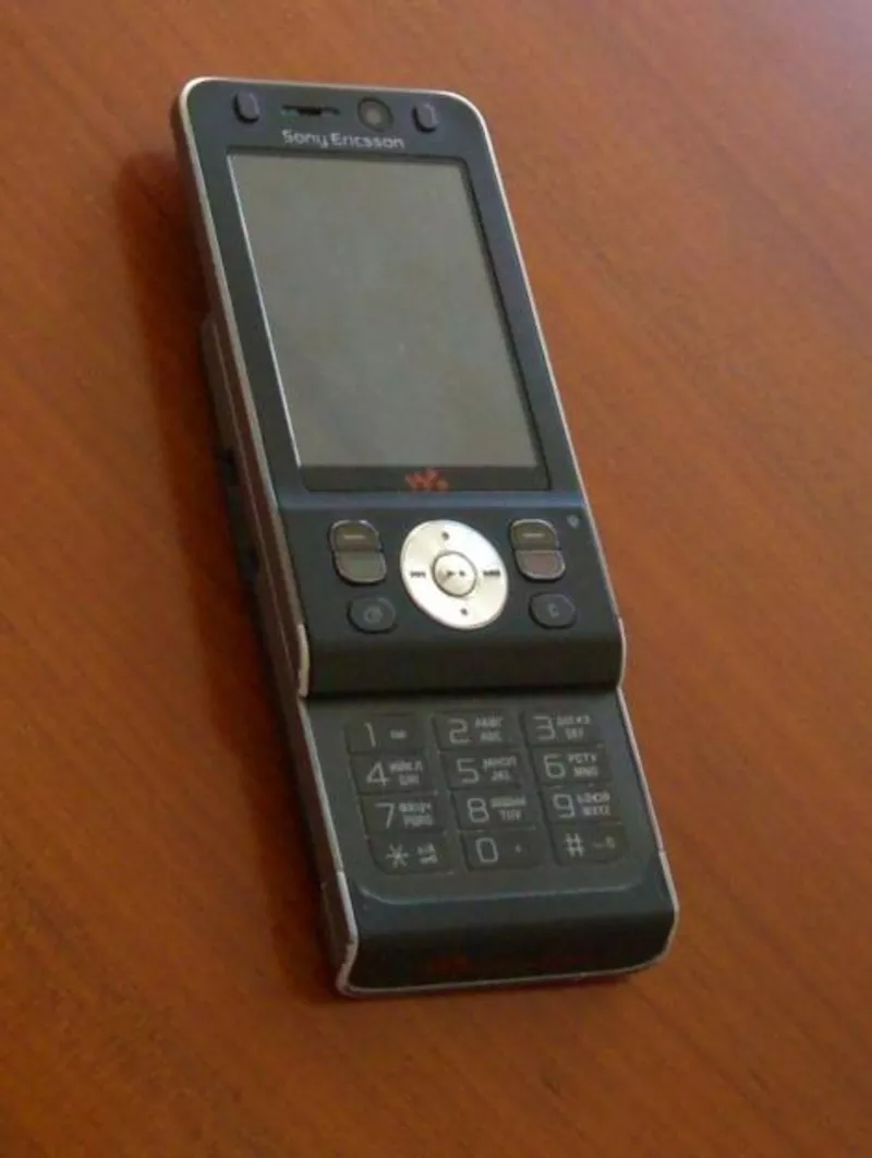 Продам мобильный телефон Sony Ericsson W910i